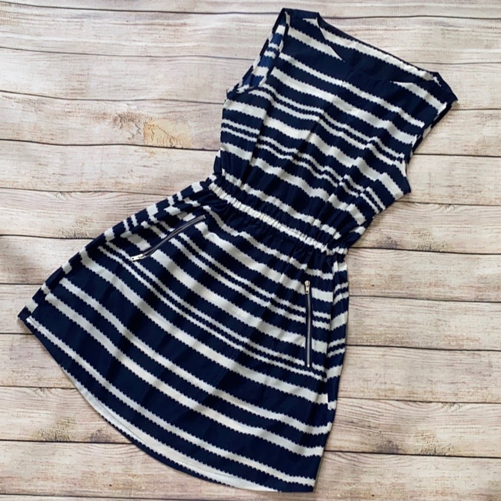 ⛱  PINK BLOSSOM Navy striped Dress
